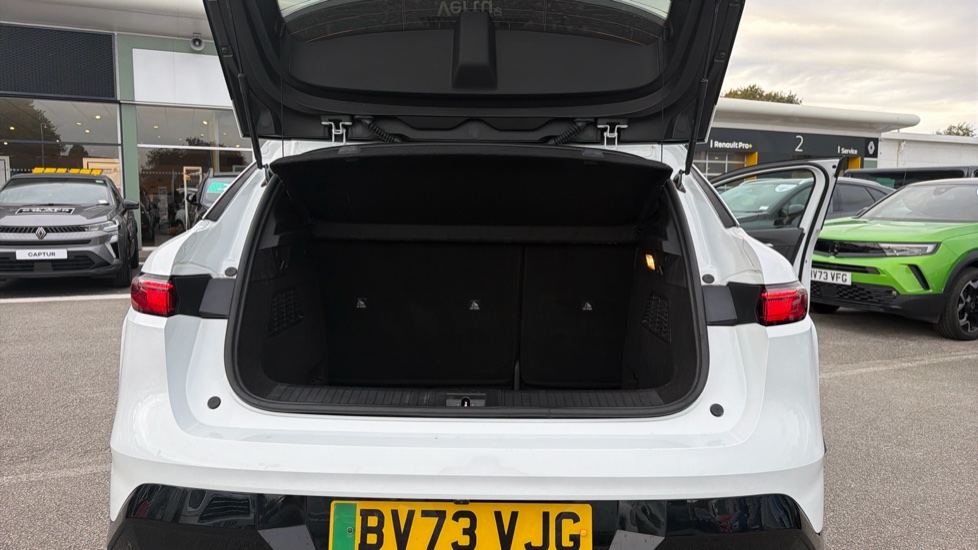 Renault Megane E-Tech EV60 160kW Iconic 60kWh Optimum Charge 5dr Auto Electric Hatchback - Image 4