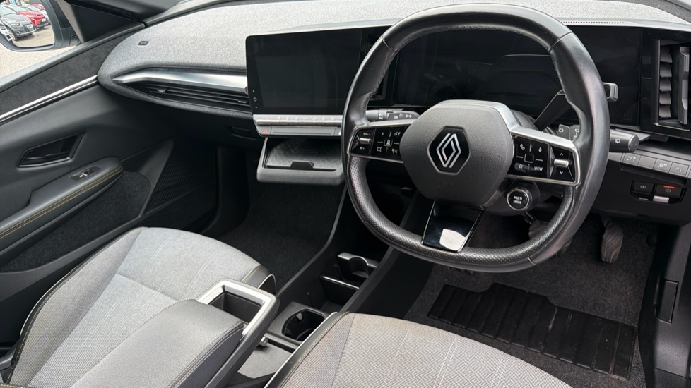 Renault Megane E-Tech EV60 160kW Iconic 60kWh Optimum Charge 5dr Auto Electric Hatchback - Image 11
