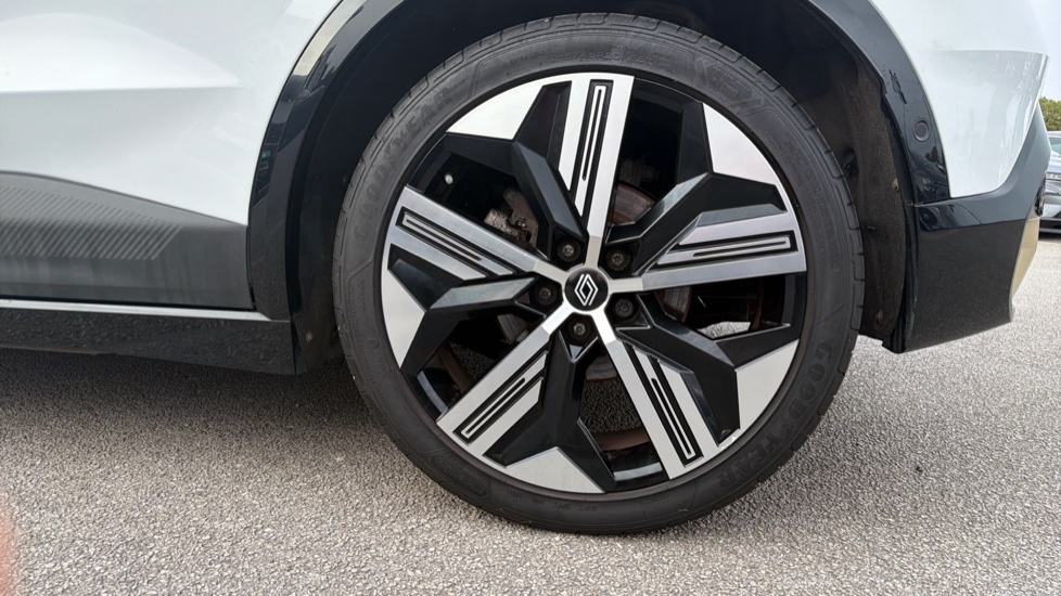 Renault Megane E-Tech EV60 160kW Iconic 60kWh Optimum Charge 5dr Auto Electric Hatchback - Image 28