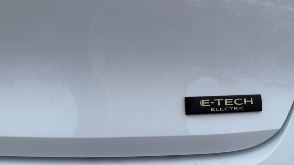 Renault Megane E-Tech EV60 160kW Iconic 60kWh Optimum Charge 5dr Auto Electric Hatchback - Image 30
