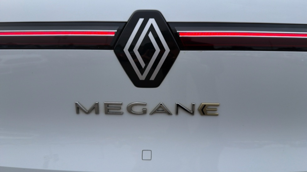Renault Megane E-Tech EV60 160kW Iconic 60kWh Optimum Charge 5dr Auto Electric Hatchback - Image 31