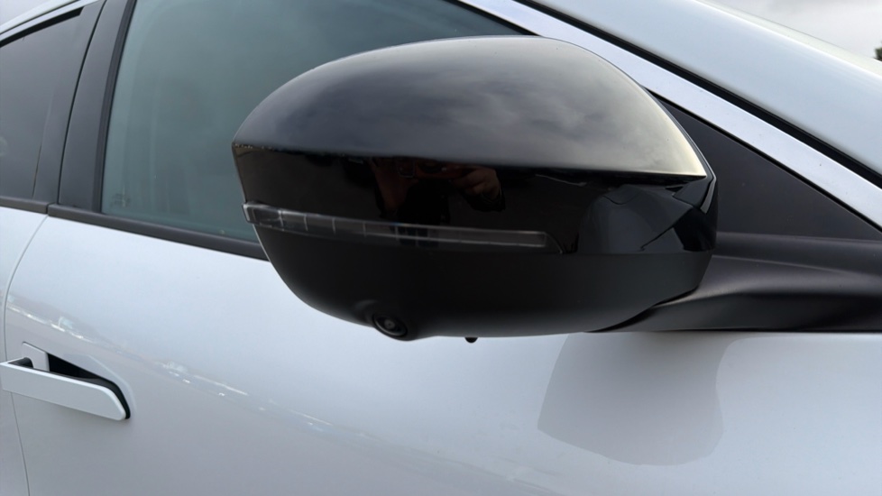 Renault Megane E-Tech EV60 160kW Iconic 60kWh Optimum Charge 5dr Auto Electric Hatchback - Image 37