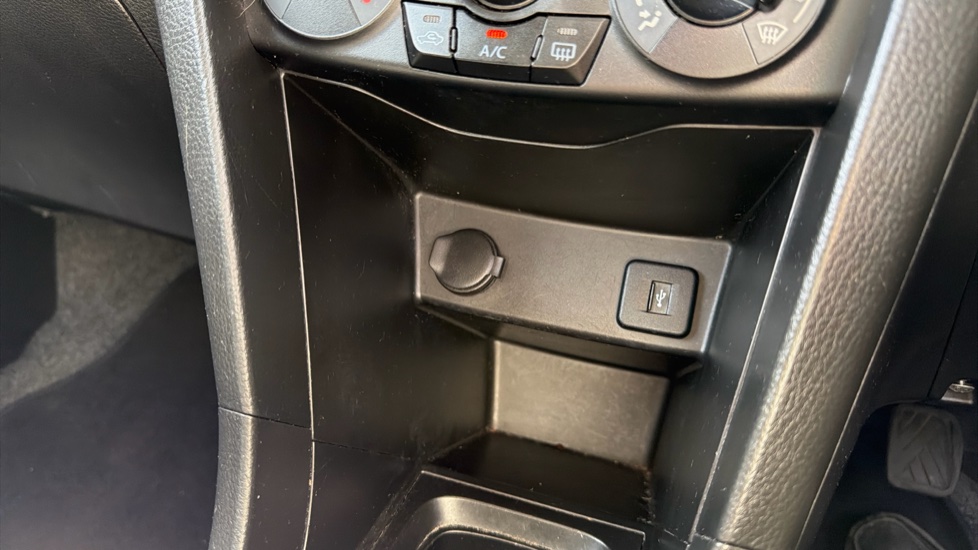 Suzuki Swift 1.2 SZ-L [Nav] 3dr Petrol Hatchback - Image 28
