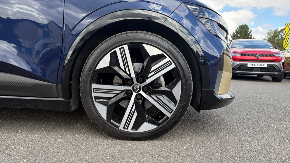 Renault Megane E-Tech EV60 160kW Iconic 60kWh Optimum Charge 5dr Auto Electric Hatchback - Image 7