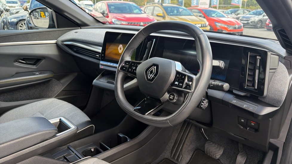 Renault Megane E-Tech EV60 160kW Iconic 60kWh Optimum Charge 5dr Auto Electric Hatchback - Image 11