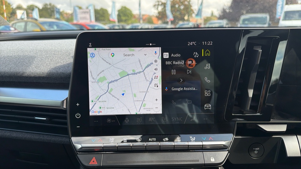 Renault Megane E-Tech EV60 160kW Iconic 60kWh Optimum Charge 5dr Auto Electric Hatchback - Image 12