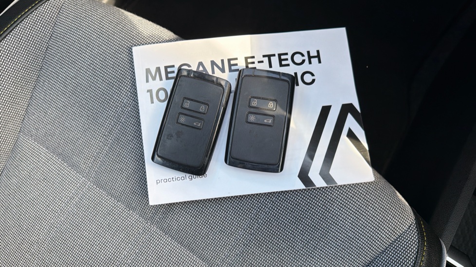 Renault Megane E-Tech EV60 160kW Iconic 60kWh Optimum Charge 5dr Auto Electric Hatchback - Image 19