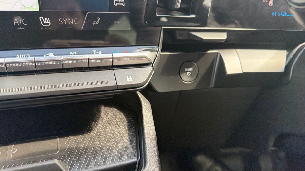 Renault Megane E-Tech EV60 160kW Iconic 60kWh Optimum Charge 5dr Auto Electric Hatchback - Image 26