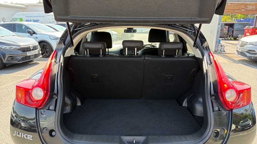 Nissan Juke 1.6 Tekna 5dr CVT Petrol Hatchback - Image 4