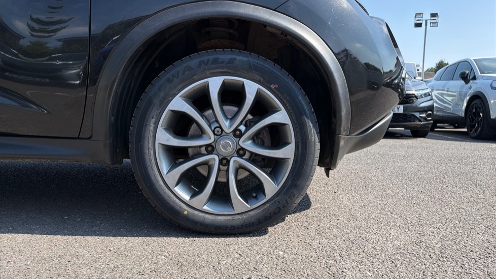 Nissan Juke 1.6 Tekna 5dr CVT Petrol Hatchback - Image 7