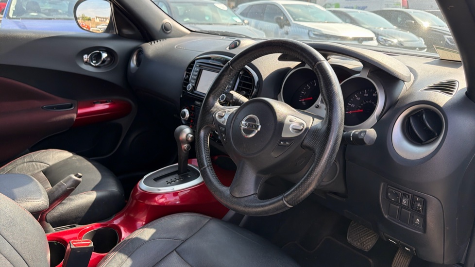 Nissan Juke 1.6 Tekna 5dr CVT Petrol Hatchback - Image 11