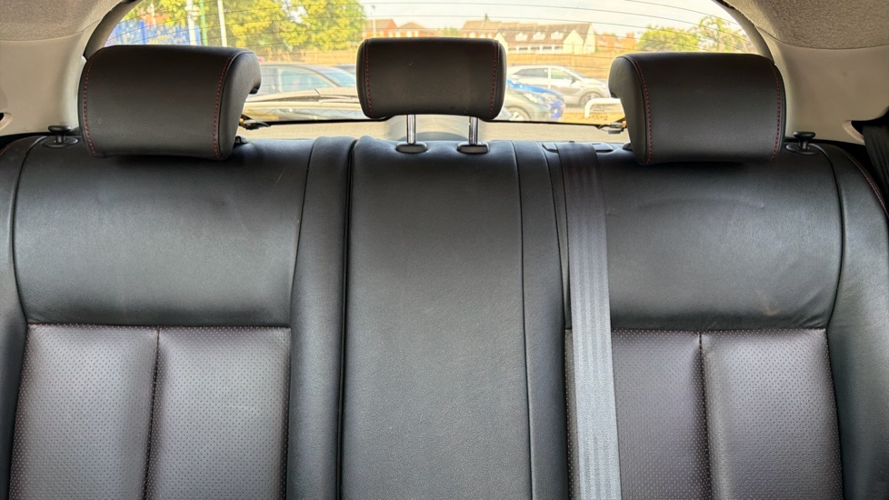 Nissan Juke 1.6 Tekna 5dr CVT Petrol Hatchback - Image 15