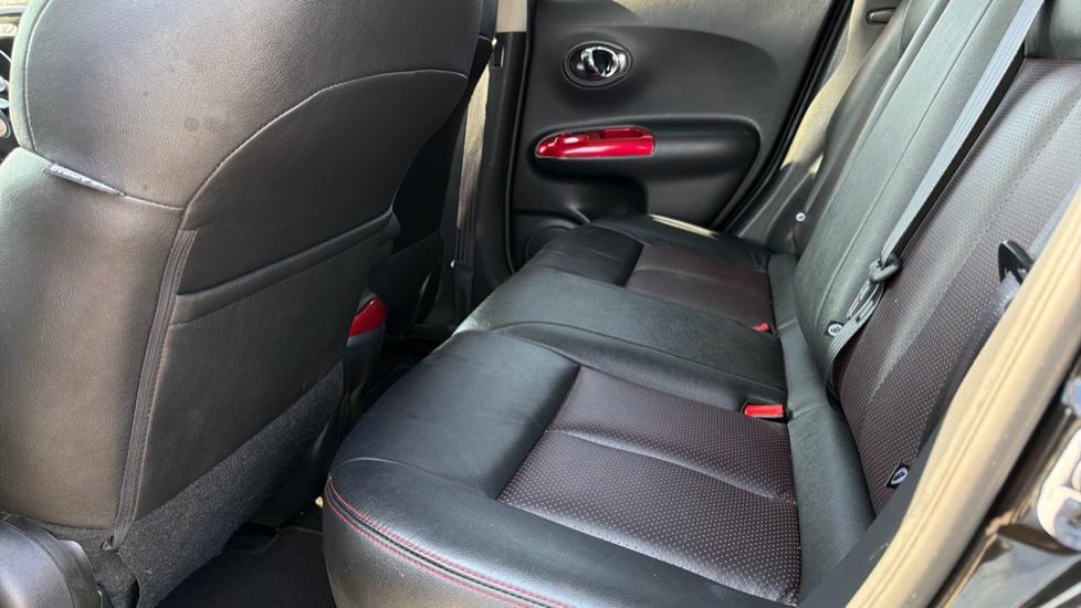 Nissan Juke 1.6 Tekna 5dr CVT Petrol Hatchback - Image 16