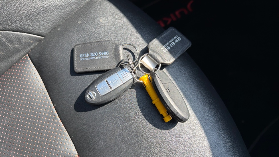 Nissan Juke 1.6 Tekna 5dr CVT Petrol Hatchback - Image 20