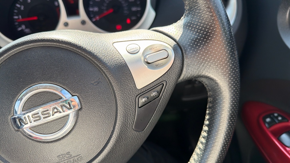Nissan Juke 1.6 Tekna 5dr CVT Petrol Hatchback - Image 23