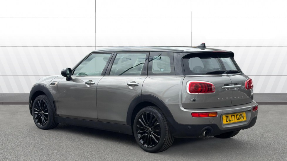 MINI Clubman 1.5 Cooper 6dr Petrol Estate - Image 2