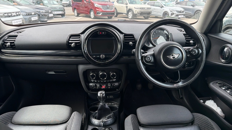 MINI Clubman 1.5 Cooper 6dr Petrol Estate - Image 10