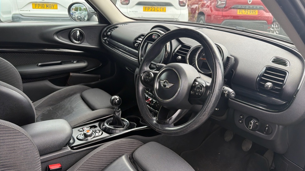 MINI Clubman 1.5 Cooper 6dr Petrol Estate - Image 11