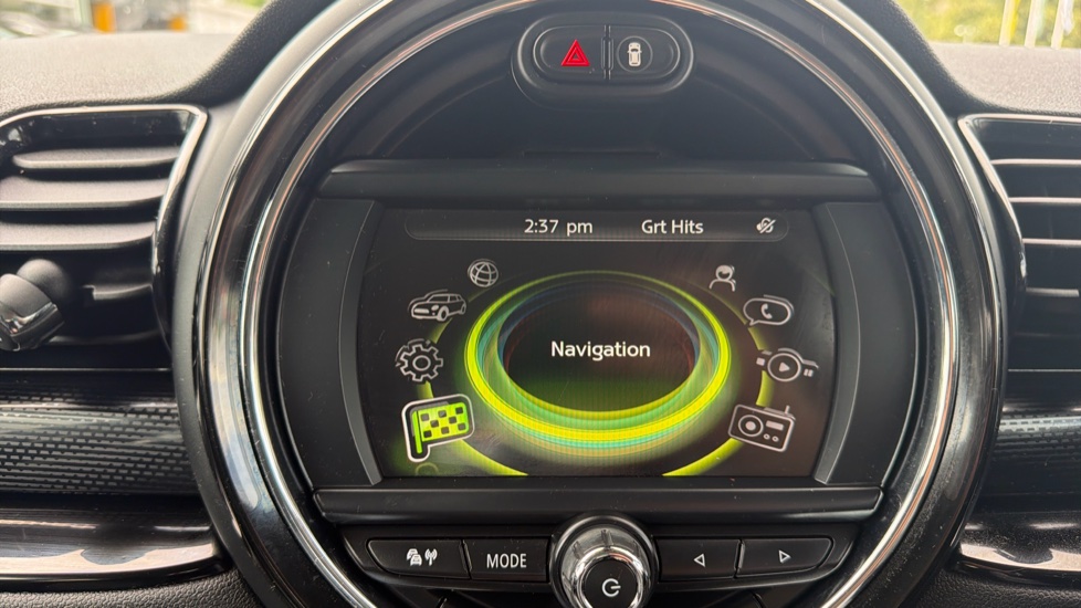 MINI Clubman 1.5 Cooper 6dr Petrol Estate - Image 12