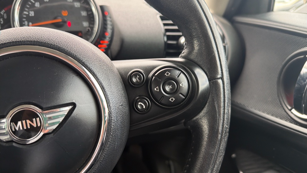 MINI Clubman 1.5 Cooper 6dr Petrol Estate - Image 24