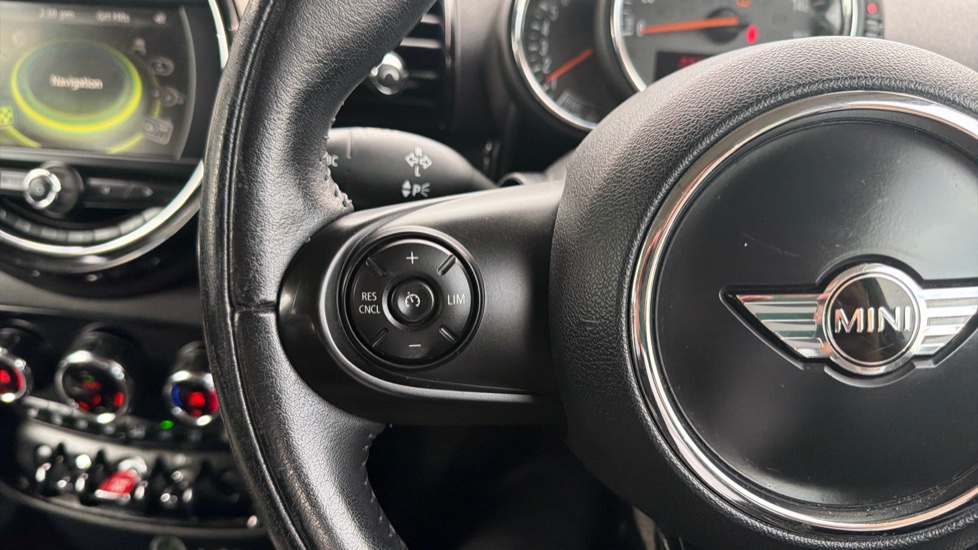 MINI Clubman 1.5 Cooper 6dr Petrol Estate - Image 25