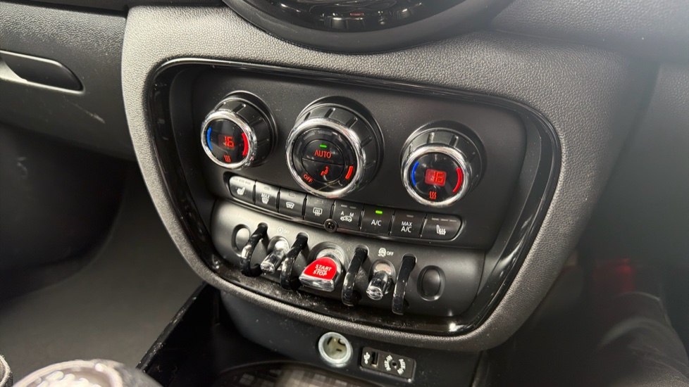 MINI Clubman 1.5 Cooper 6dr Petrol Estate - Image 26
