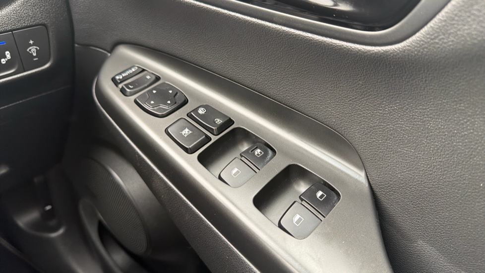 Hyundai KONA 1.6 GDi Hybrid Premium SE 5dr DCT Hybrid Hatchback - Image 21