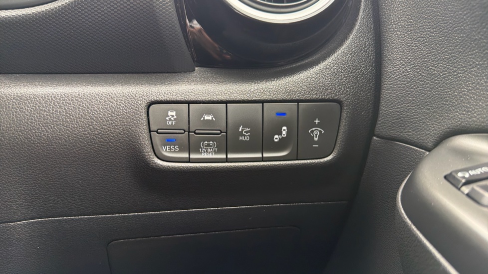 Hyundai KONA 1.6 GDi Hybrid Premium SE 5dr DCT Hybrid Hatchback - Image 22