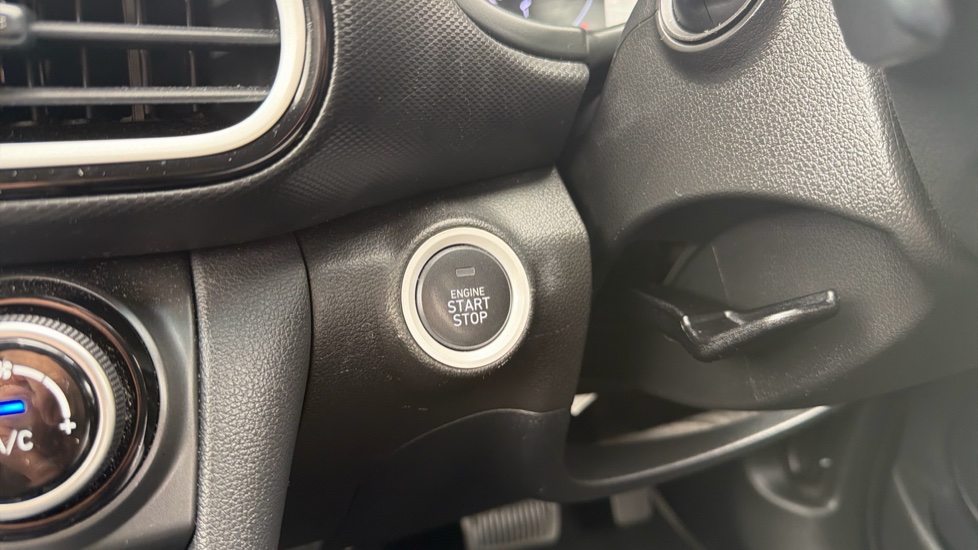 Hyundai KONA 1.6 GDi Hybrid Premium SE 5dr DCT Hybrid Hatchback - Image 25