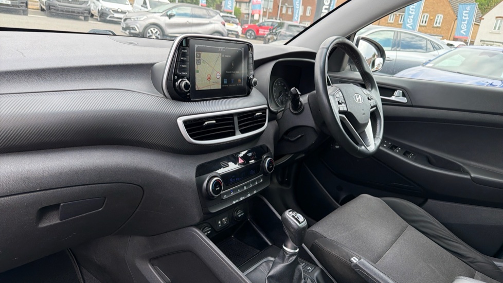 Hyundai TUCSON 1.6 GDi SE Nav 5dr 2WD Petrol Estate - Image 9
