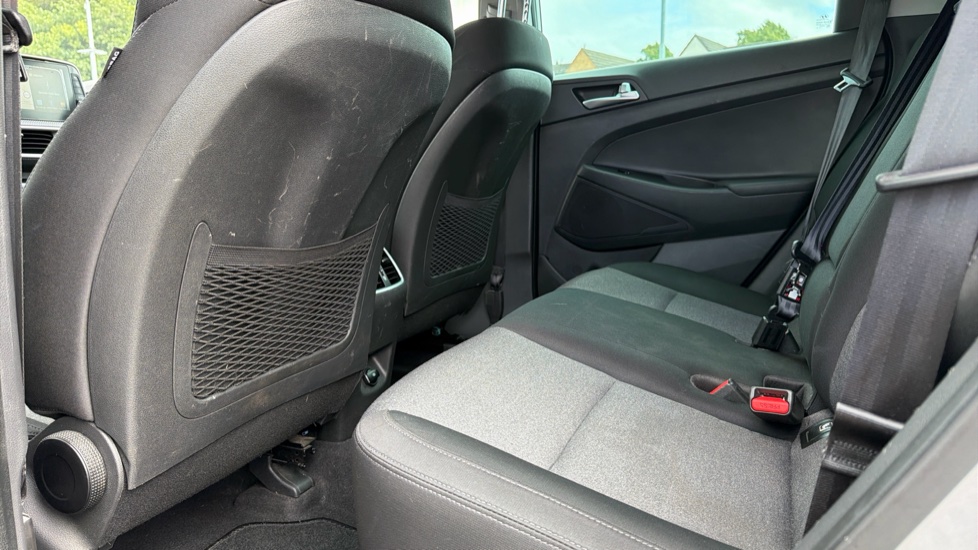 Hyundai TUCSON 1.6 GDi SE Nav 5dr 2WD Petrol Estate - Image 16