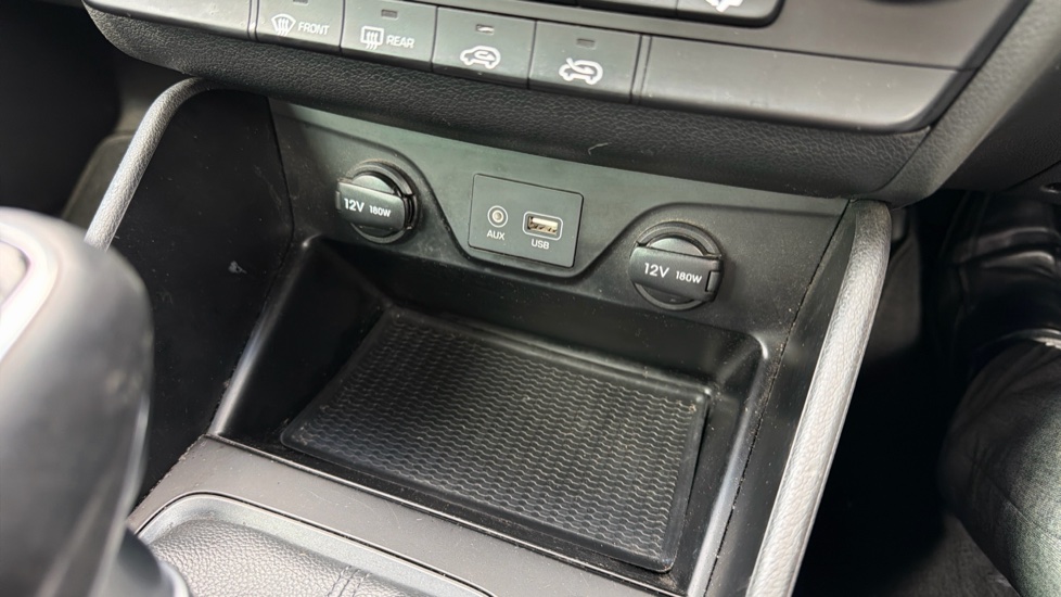 Hyundai TUCSON 1.6 GDi SE Nav 5dr 2WD Petrol Estate - Image 27