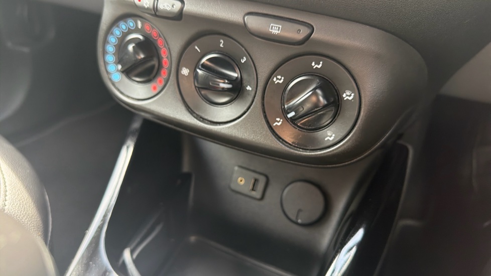 Vauxhall Corsa 1.2 SE 5dr Petrol Hatchback - Image 27