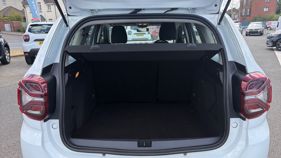 Dacia Duster 1.3 TCe 130 Comfort 5dr Petrol Estate - Image 4