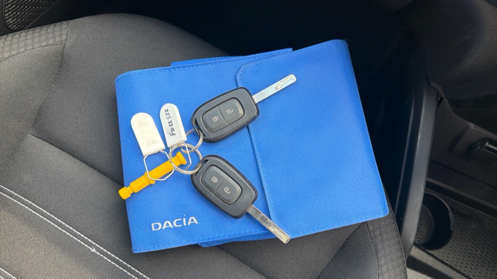Dacia Duster 1.3 TCe 130 Comfort 5dr Petrol Estate - Image 19