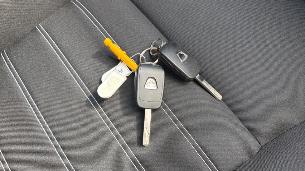 Dacia Duster 1.3 TCe 130 Comfort 5dr Petrol Estate - Image 20
