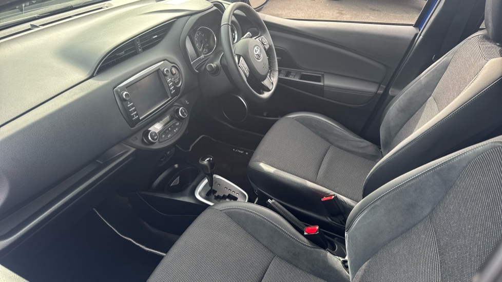 Toyota Yaris 1.5 Hybrid Excel 5dr CVT [Nav] Hybrid Hatchback - Image 9