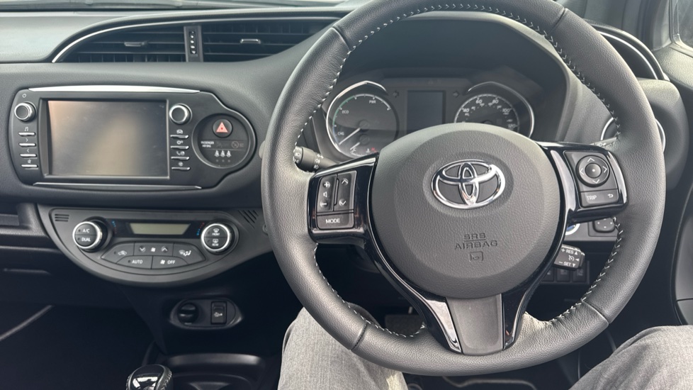 Toyota Yaris 1.5 Hybrid Excel 5dr CVT [Nav] Hybrid Hatchback - Image 10