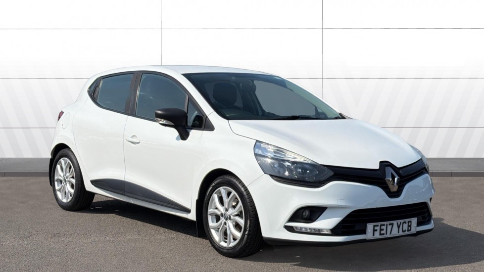 Renault Clio 1.2 16V Play 5dr Petrol Hatchback - Image 1