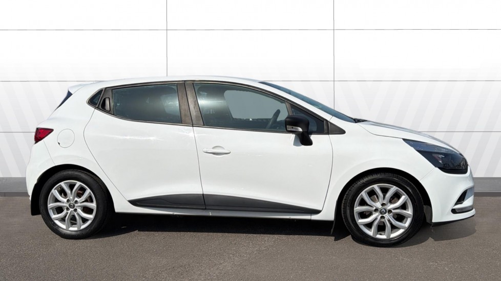 Renault Clio 1.2 16V Play 5dr Petrol Hatchback - Image 5