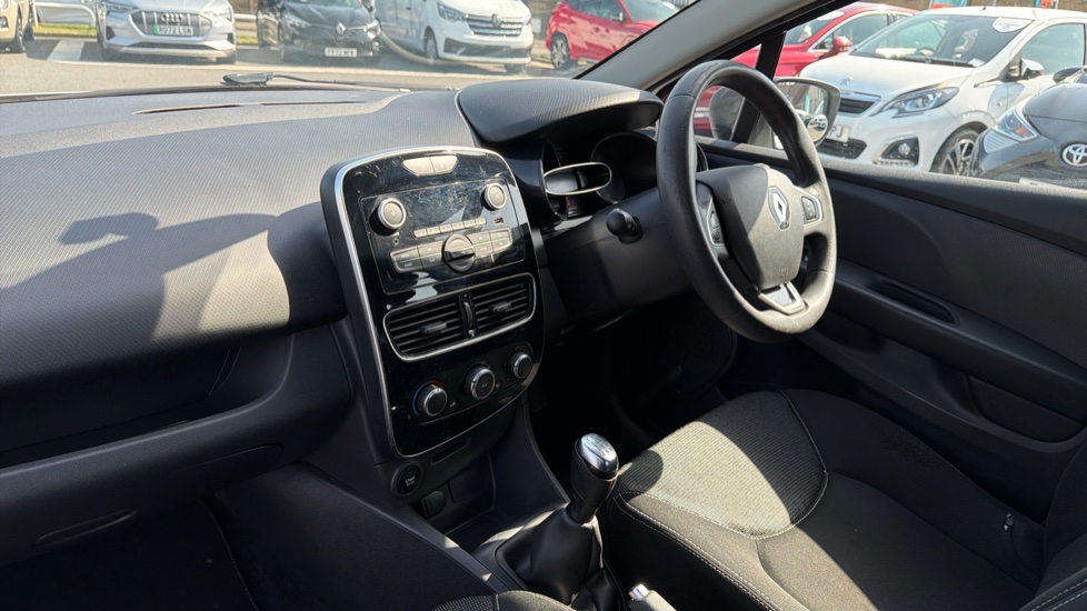 Renault Clio 1.2 16V Play 5dr Petrol Hatchback - Image 9