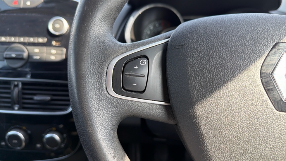 Renault Clio 1.2 16V Play 5dr Petrol Hatchback - Image 24
