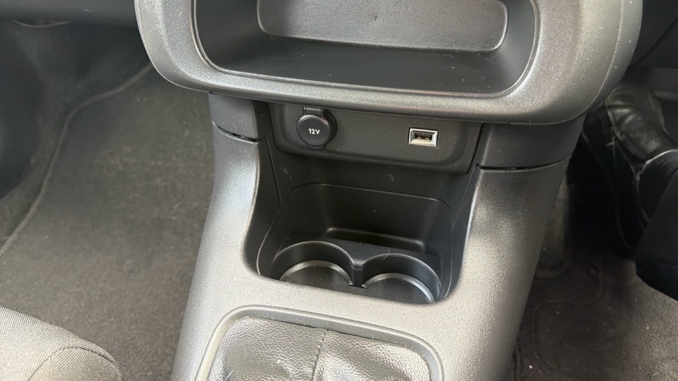 Citroen C3 1.2 PureTech 82 Feel 5dr Petrol Hatchback - Image 28