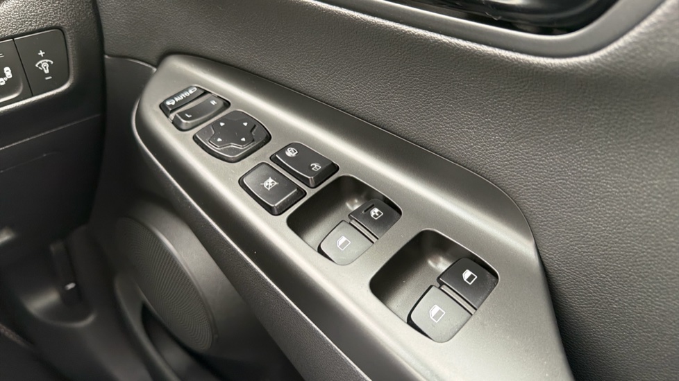 Hyundai KONA 1.6 GDi Hybrid Premium SE 5dr DCT Hybrid Hatchback - Image 21