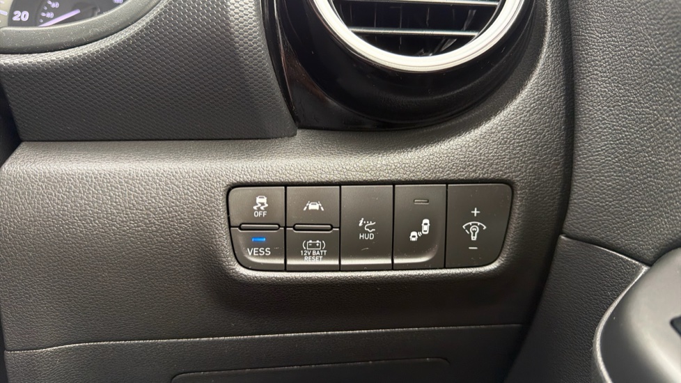 Hyundai KONA 1.6 GDi Hybrid Premium SE 5dr DCT Hybrid Hatchback - Image 22