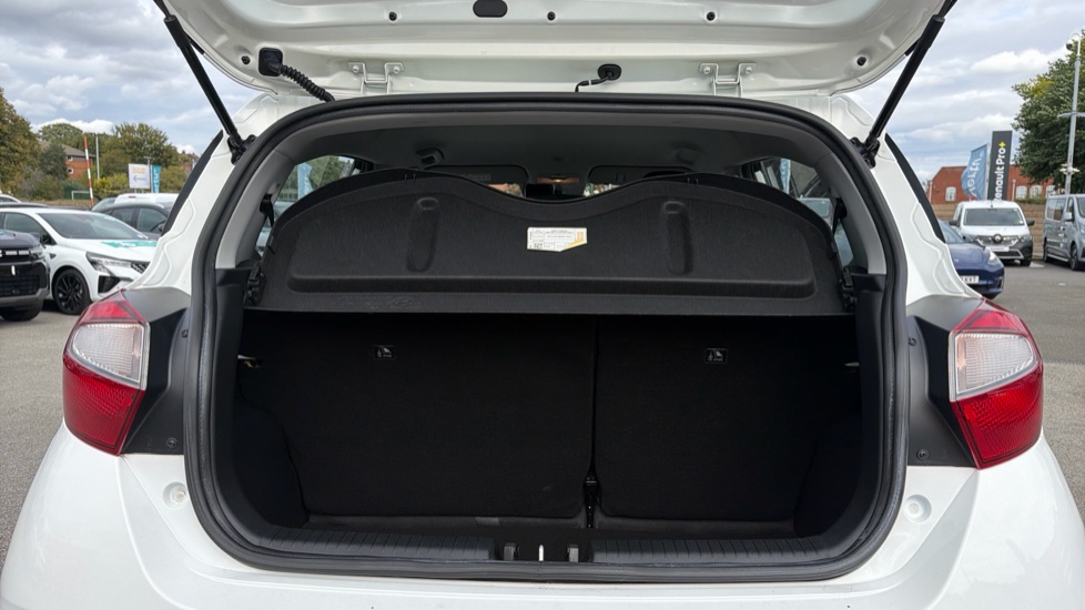 Hyundai i10 1.0 MPi SE Connect 5dr Petrol Hatchback - Image 4