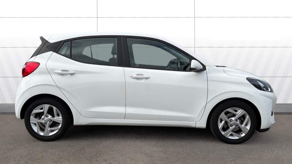 Hyundai i10 1.0 MPi SE Connect 5dr Petrol Hatchback - Image 5