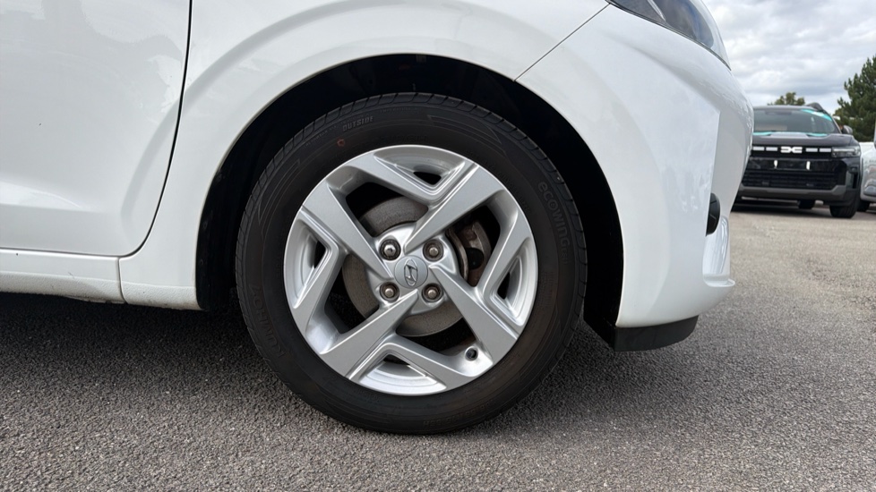Hyundai i10 1.0 MPi SE Connect 5dr Petrol Hatchback - Image 7