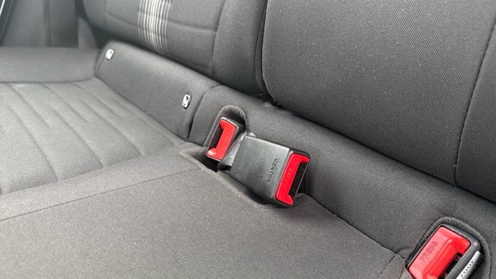 Hyundai i10 1.0 MPi SE Connect 5dr Petrol Hatchback - Image 17