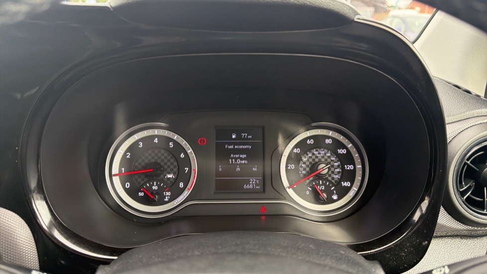 Hyundai i10 1.0 MPi SE Connect 5dr Petrol Hatchback - Image 18